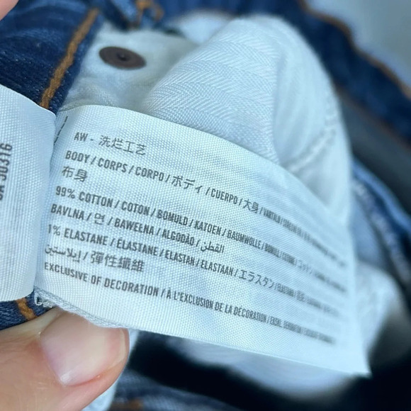 Abercrombie and Fitch High Rise Mom Shorts Buttonfly, size 27 - Picture 8 of 9